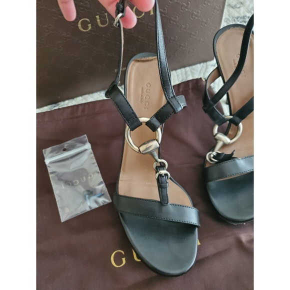 GUCCI Leather Sandals w/Original Box & Dust Bag - Picture 3 of 7